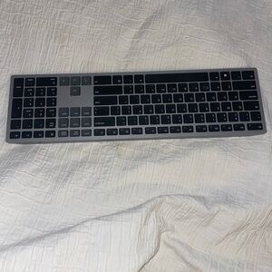 Dell wireless Bluetooth keyboard. New.
